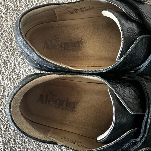 Alegria Joleen Tar Tooled Black Professional / Nursing Shoe Clog - Picture 4 of 8